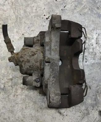 Volkswagen PASSAT B6 Front brake caliper