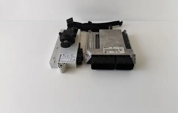 BMW 5 E60 E61 Engine ECU kit and lock set 7799856 0281012707 DDE7799856