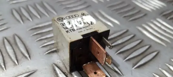 Volkswagen Golf III Other relay 357911253