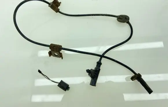 Subaru Outback ABS brake wheel speed sensor 27540AG11B 27540AG11 K227540AG11