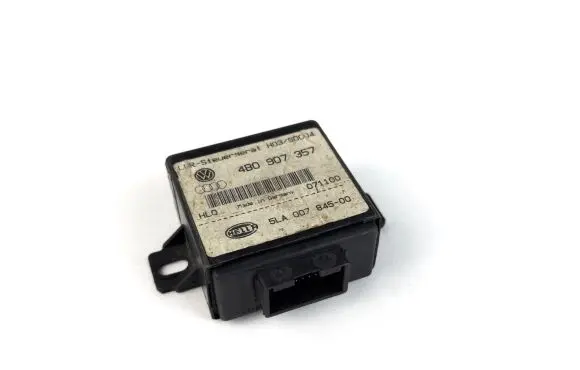Audi A4 S4 B5 8D Light module LCM 4b0907357