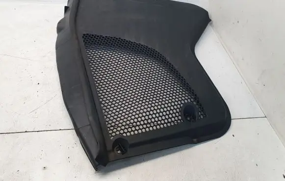 Mercedes-Benz E W211 Wiper trim A2138300400