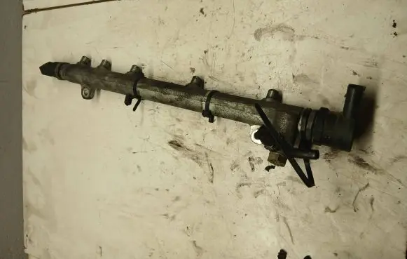 Mercedes-Benz C W203 Fuel main line pipe A6110700395 054034 54034