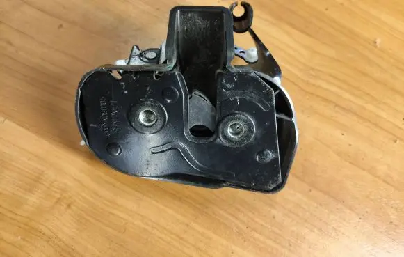 Volvo XC90 Tailgate/trunk/boot lock/catch/latch A080105