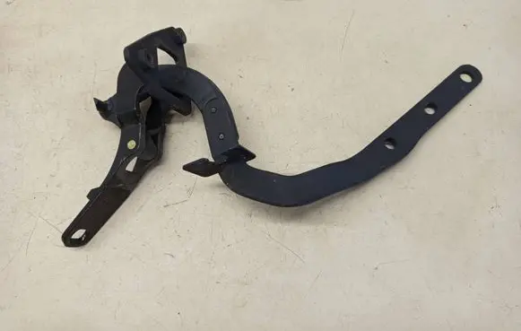 Volvo V70 Tailgate/trunk/boot hinge 8643157