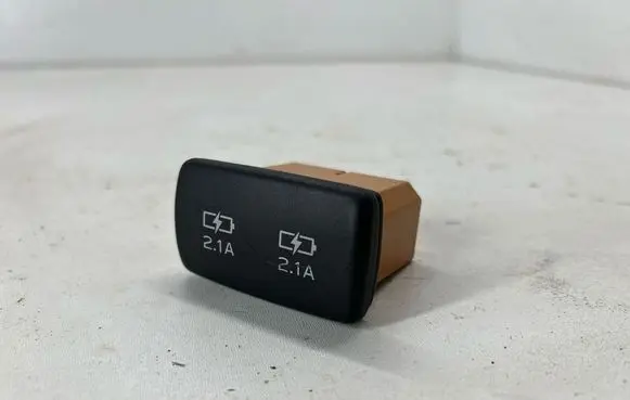 Subaru Forester SK USB socket connector 86257SJ040