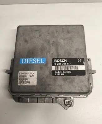 BMW 5 E34 Engine control unit/module 0281001117 2243420