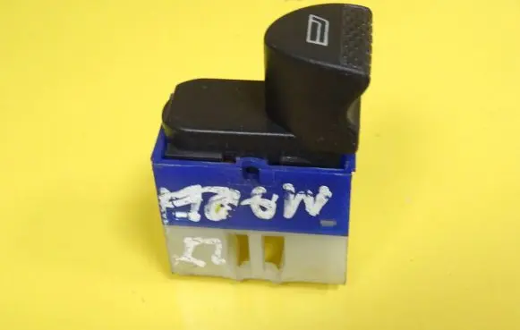Fiat Marea Electric window control switch A223
