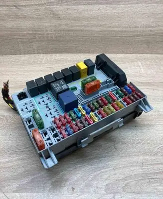 Opel Astra G Fuse module 90589965 USED