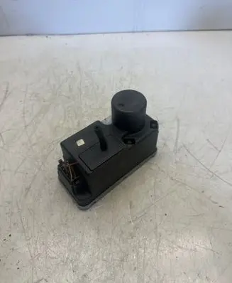 Volkswagen Golf IV Central locking vacuum pump 1H0962257