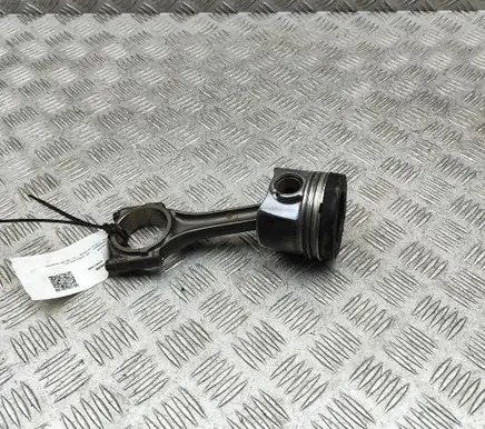 Volkswagen Polo V 6R Piston 04B105401C 04B107065F