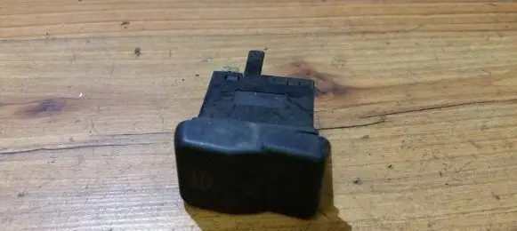 Fog light switch