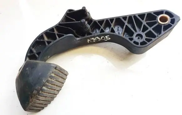 Peugeot 307 Clutch pedal 42286601