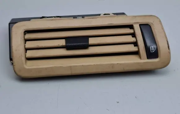 Rear air vent grill