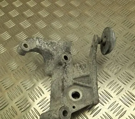 Volvo XC60 EGR valve cooler bracket 31430470
