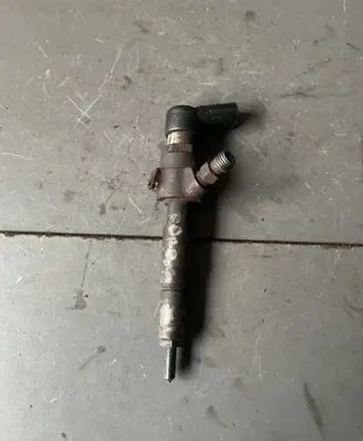 Fuel injector