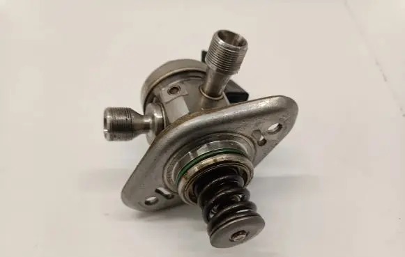 Mercedes-Benz CLA C118 X118 Fuel injection high pressure pump A2820700001