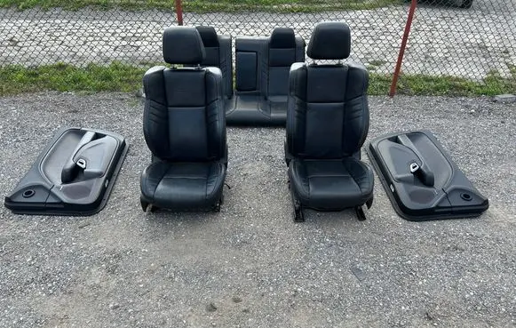 Dodge Challenger Seat and door cards trim set 63287202