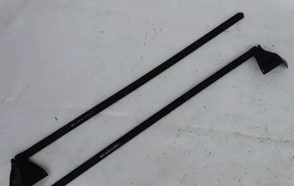 BMW 3 E46 Rubber seal front coupe door window 8194731