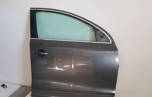 Audi Q7 4L Front door