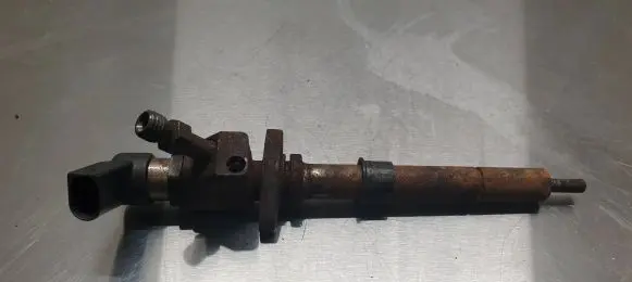 Fuel injector