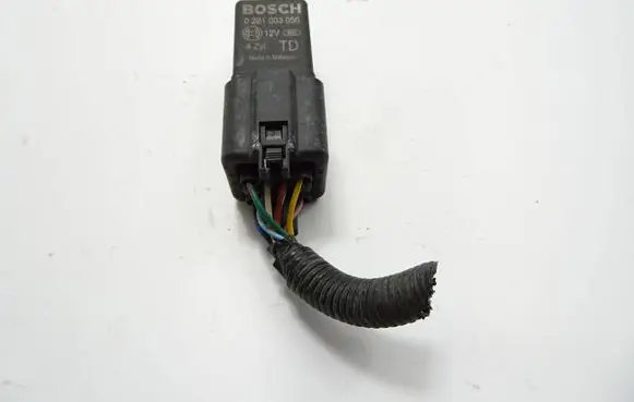 Honda Civic IX Glow plug pre-heat relay 0281003056