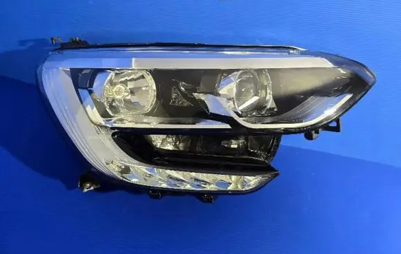 Renault Megane IV Headlight/headlamp 260100506R