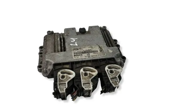 Ford Focus Engine control unit/module 8M5112A650LG 0281011701