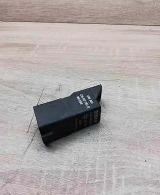Audi A3 S3 8L Other relay 038907281D 0281003038