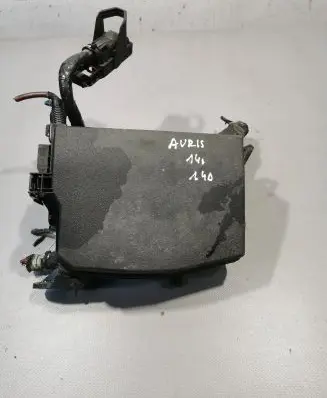 Toyota Auris E180 Fuse box set