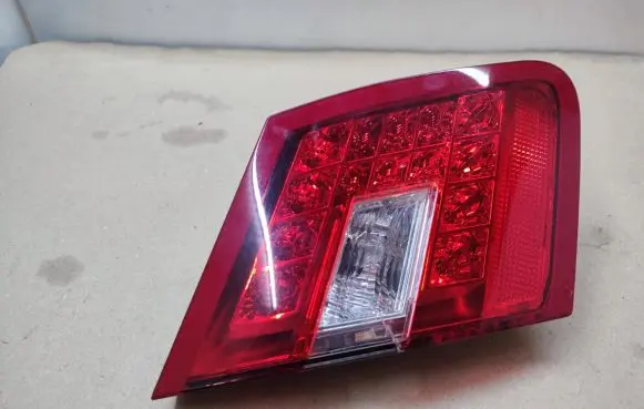 Mercedes-Benz E W212 Tailgate rear/tail lights A2128200764