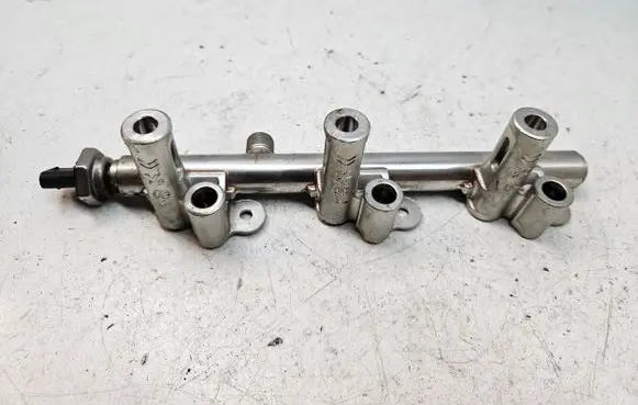 Peugeot 3008 II Fuel main line pipe 9811353880