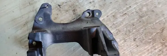 Dacia Dokker Generator/alternator bracket 117104394R