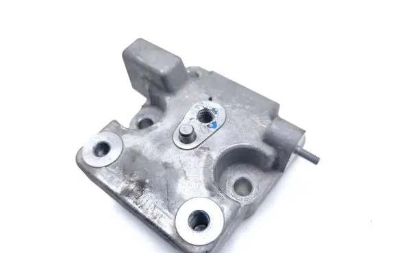 Hyundai Kona II Engine mounting bracket 
