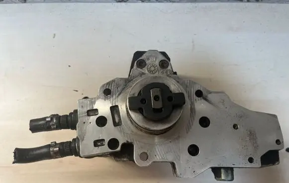 Mercedes-Benz E W211 Fuel injection high pressure pump A6480700001