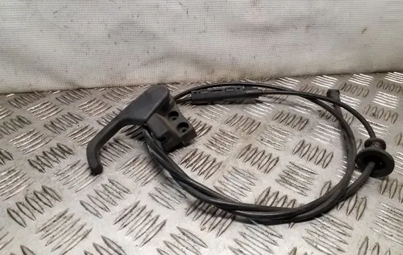 Engine bonnet (hood) release handle