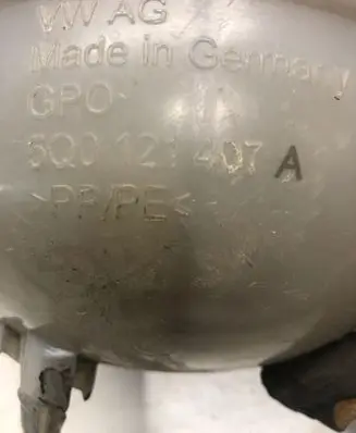 Volkswagen Golf VII Coolant expansion tank/reservoir 5Q0121407A