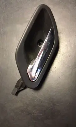 BMW 5 E39 Front door interior handle 8226049