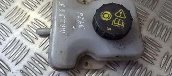 Brake fluid reservoir
