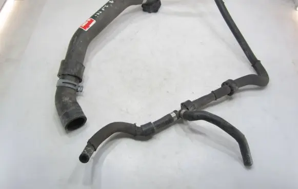 Volkswagen PASSAT B8 Engine coolant pipe/hose 3Q0122101D