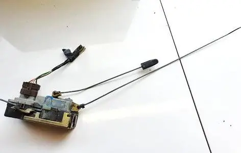 Peugeot 206 Front door lock