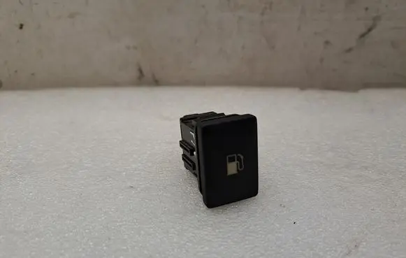 Toyota Avensis T270 Fuel tank opening switch 8484105020