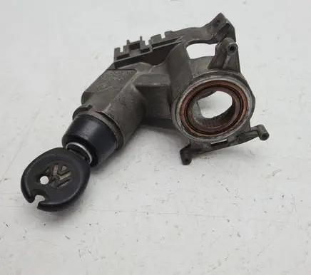Volkswagen PASSAT B5 Ignition lock 357905851 VWLK101
