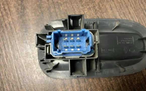 Renault Master III Electric window control switch 8200548968 1007478