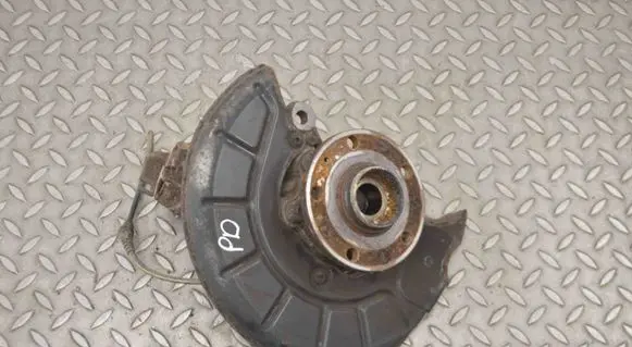 Volkswagen Golf VII Front wheel hub