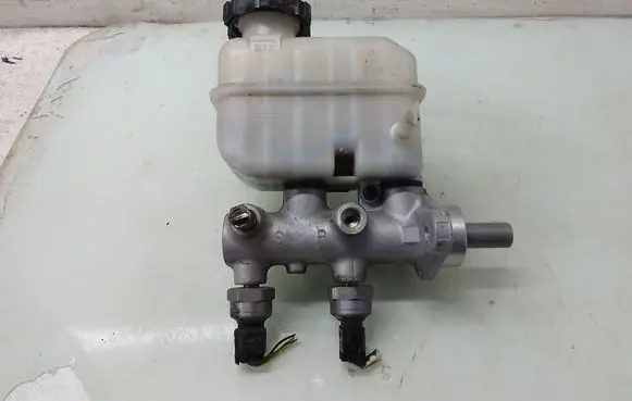SsangYong Kyron Master brake cylinder 