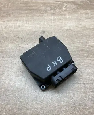 Volkswagen PASSAT B6 Vacuum valve 3C0906625 BKP