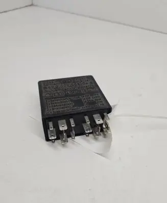 Audi A4 S4 B5 8D Other relay 5KG00656804 4B0919471 387