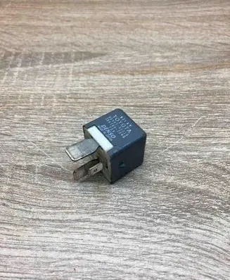 Toyota Avensis T250 Other relay 9098702025 1567002540