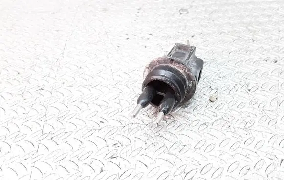 Audi A6 Allroad C5 Windshield washer fluid level sensor 
